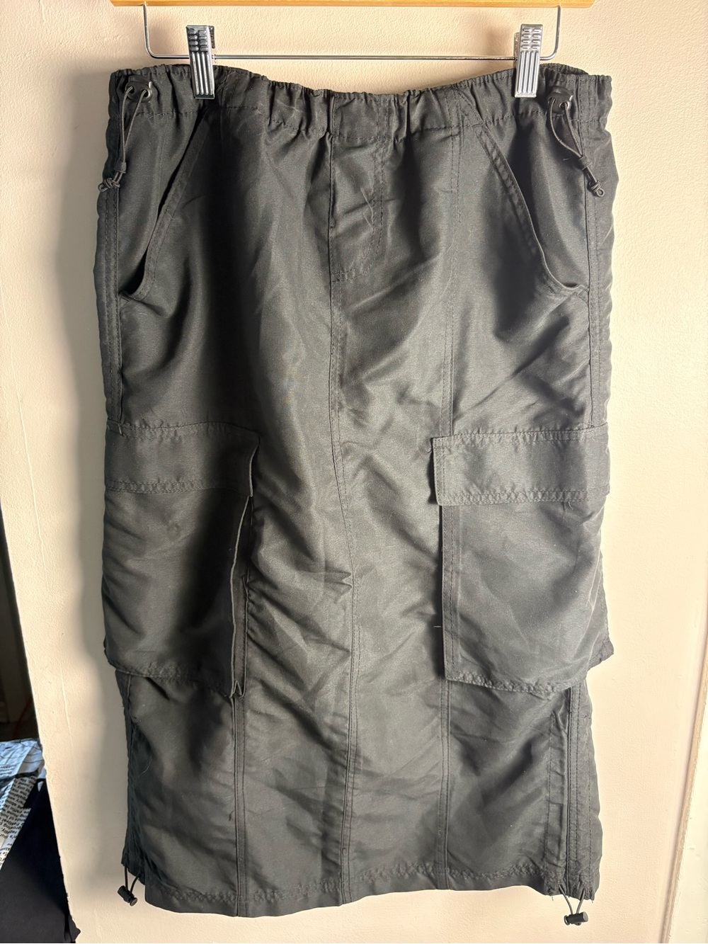 Forever 21 Black Midi Cargo Skirt Size XL